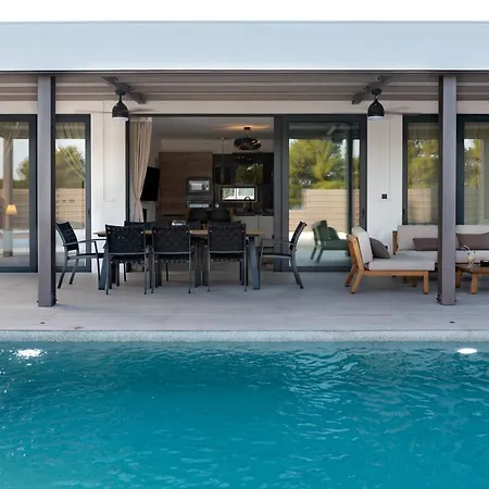 Haven House With Pool And Jacuzzi * Kaštela