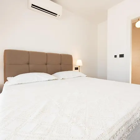 Haven House With Pool And Jacuzzi