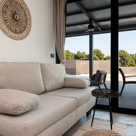 Haven House With Pool And Jacuzzi Villa