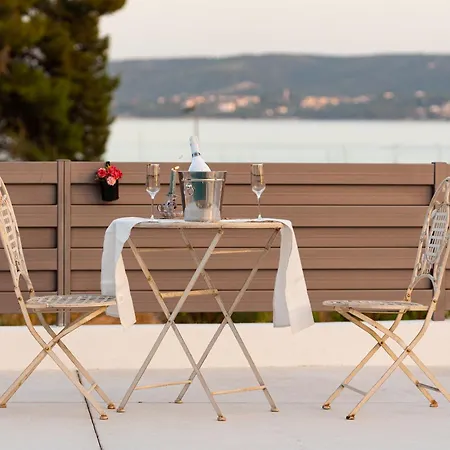 Haven House With Pool And Jacuzzi