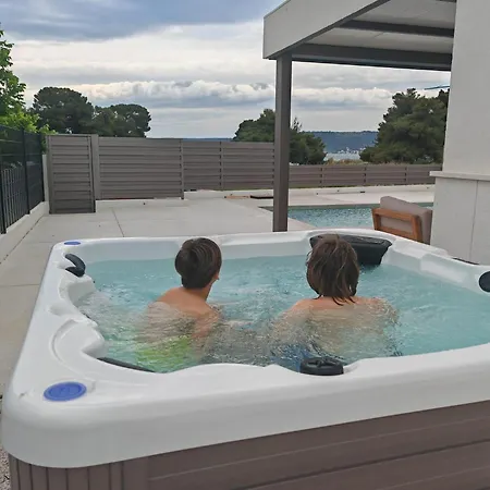 Haven House With Pool And Jacuzzi * Kaštela