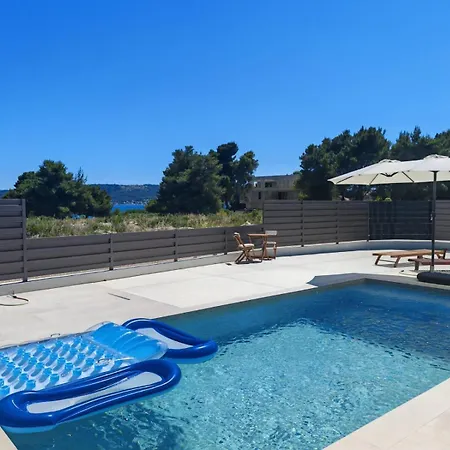 Villa Haven House With Pool And Jacuzzi