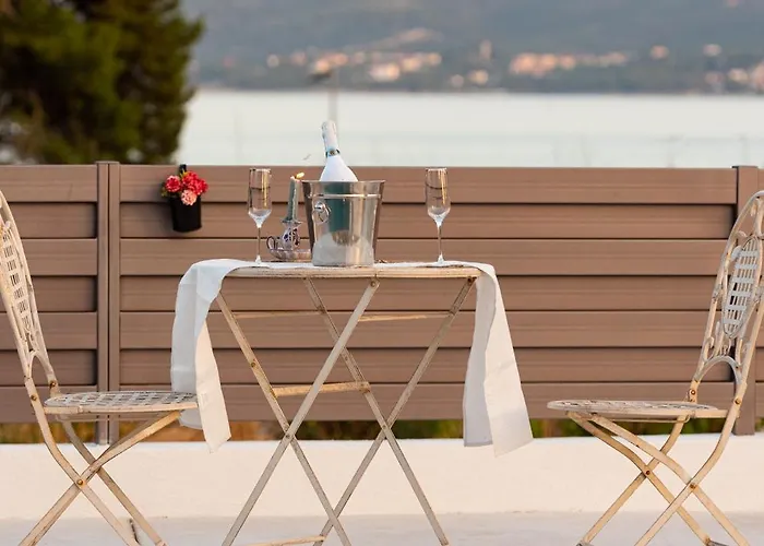 Haven House With Pool And Jacuzzi